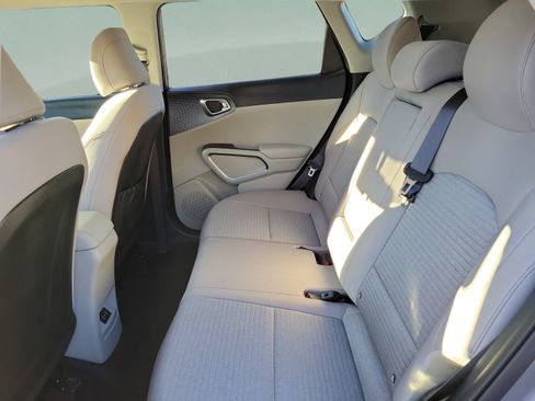 Certified 2024 Kia Soul EX FWD image 11