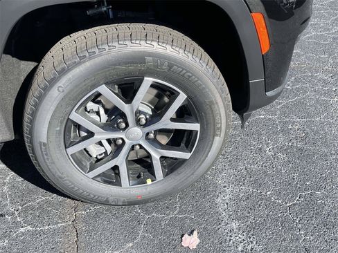 New 2025 Jeep Grand Cherokee L Limited image 75