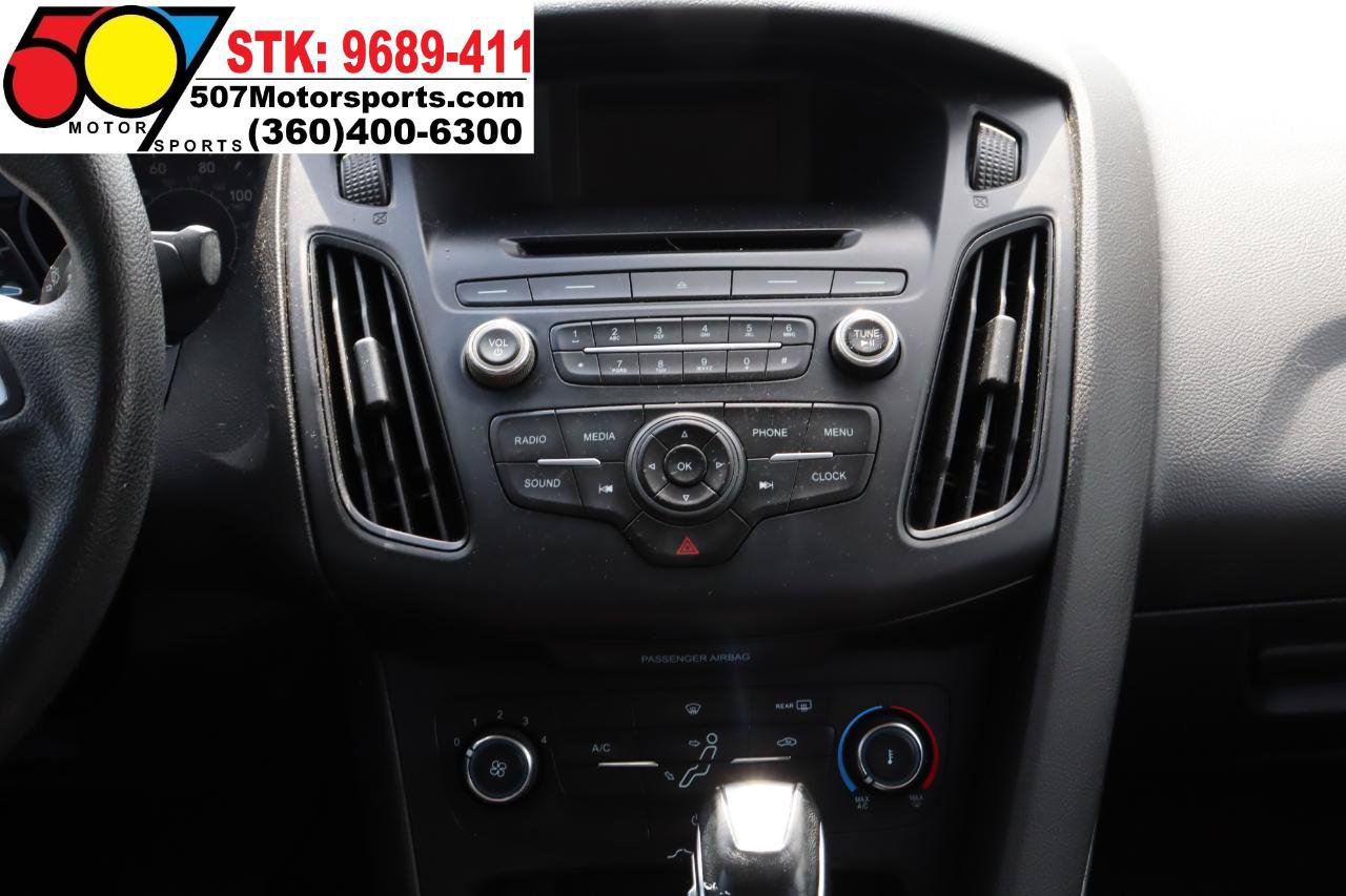 Used 2016 Ford Focus SE FWD image 22