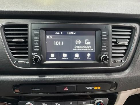 Used 2020 Kia Sedona LX FWD image 19