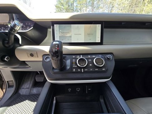 Used 2020 Land Rover Defender 110 HSE image 38