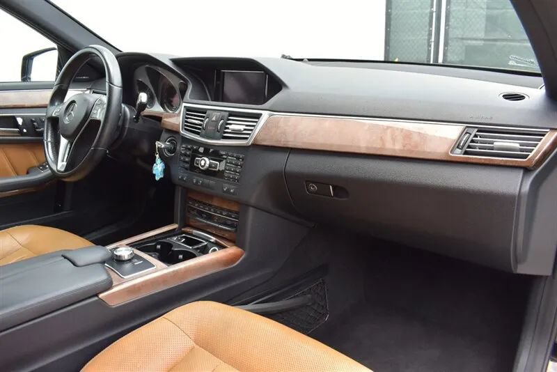 Used 2013 Mercedes-Benz E 350 BlueTEC Sedan image 13