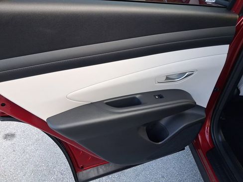 Used 2025 Hyundai Tucson SEL FWD image 11