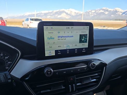 Used 2022 Ford Escape SEL w/ Class II Trailer Tow Package image 10