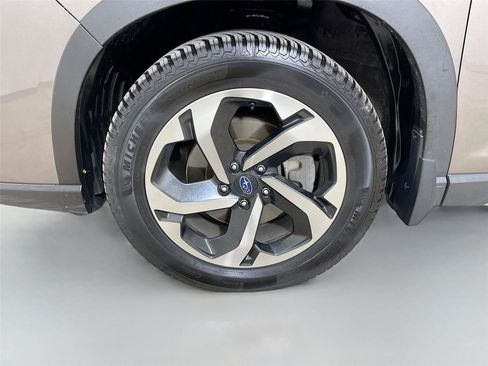 Used 2023 Subaru Forester Touring AWD/4WD image 30