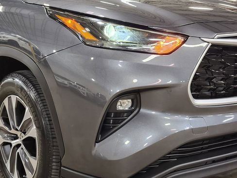 Used 2022 Toyota Highlander XLE image 13