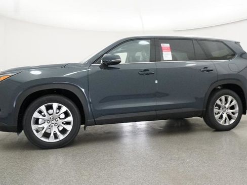 New 2026 Toyota Grand Highlander FWD image 50