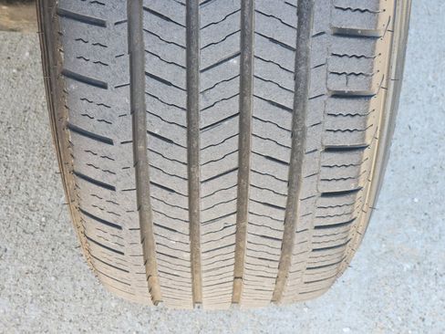 Used 2023 Chevrolet Suburban Premier image 12