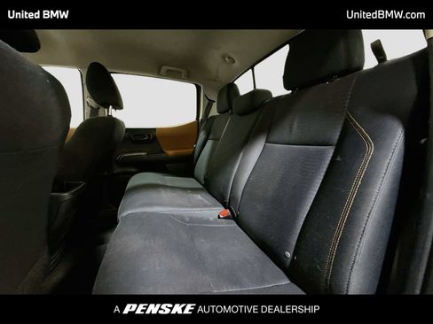 Used 2017 Toyota Tacoma SR5 w/ Tow Package RWD image 19