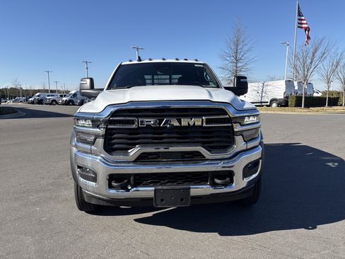 New 2025 RAM 5500 4x4 Crew Cab image 3