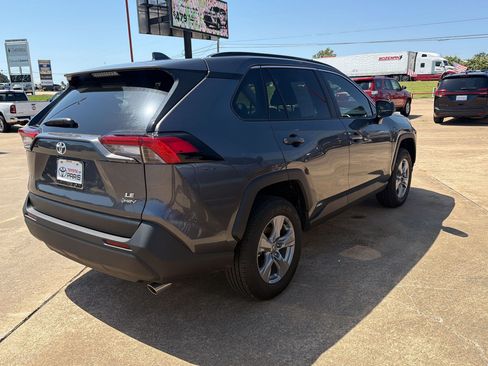 Used 2025 Toyota RAV4 LE AWD/4WD image 9