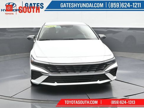 Used 2025 Hyundai Elantra Sport FWD image 5