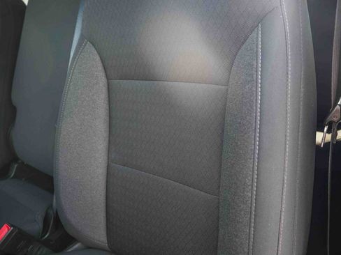 Used 2021 Chevrolet Silverado 1500 LT AWD/4WD image 24