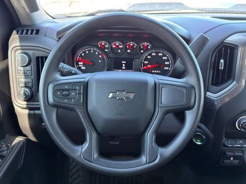 Used 2025 Chevrolet Silverado 1500 Custom Trail Boss AWD/4WD image 32