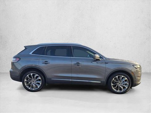 Used 2022 Lincoln Nautilus Reserve w/ Equipment Group 201A FWD image 4