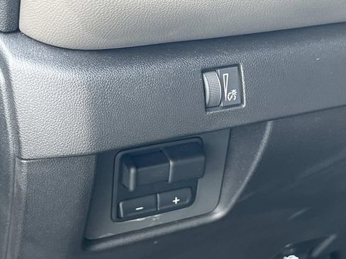 Used 2026 Chevrolet Colorado ZR2 w/ Technology Package AWD/4WD image 23