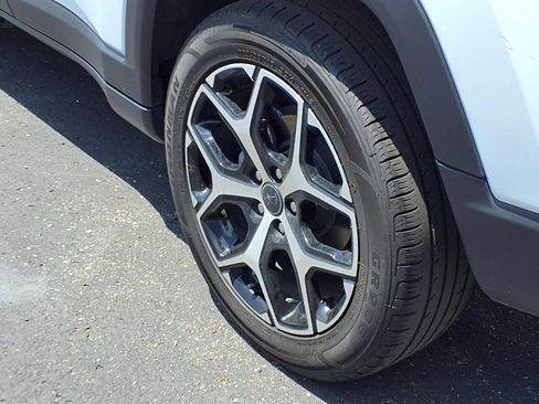 Used 2025 Jeep Compass Limited AWD/4WD image 19
