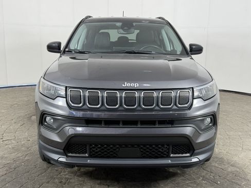 Used 2022 Jeep Compass Latitude AWD/4WD image 2