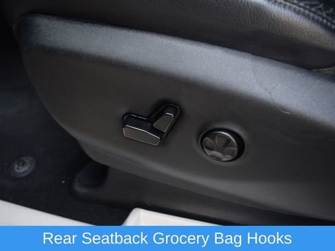Used 2017 Chrysler Pacifica Touring-L FWD image 20