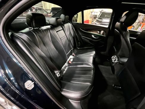Used 2017 Mercedes-Benz E 300 4MATIC image 19