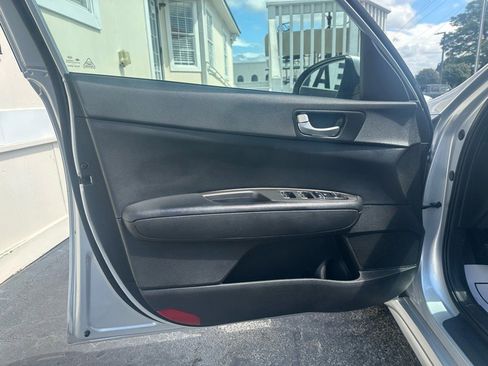 Used 2020 Kia Optima LX image 21