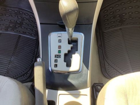 Used 2010 Toyota Corolla LE image 32