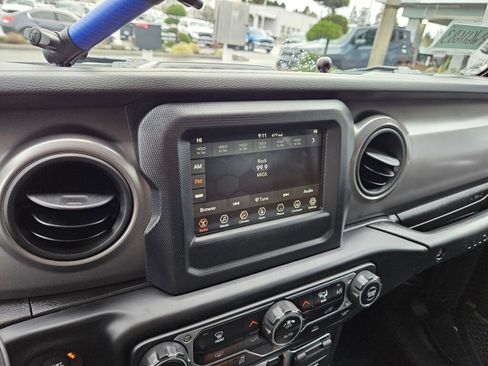 Used 2023 Jeep Wrangler Unlimited image 23