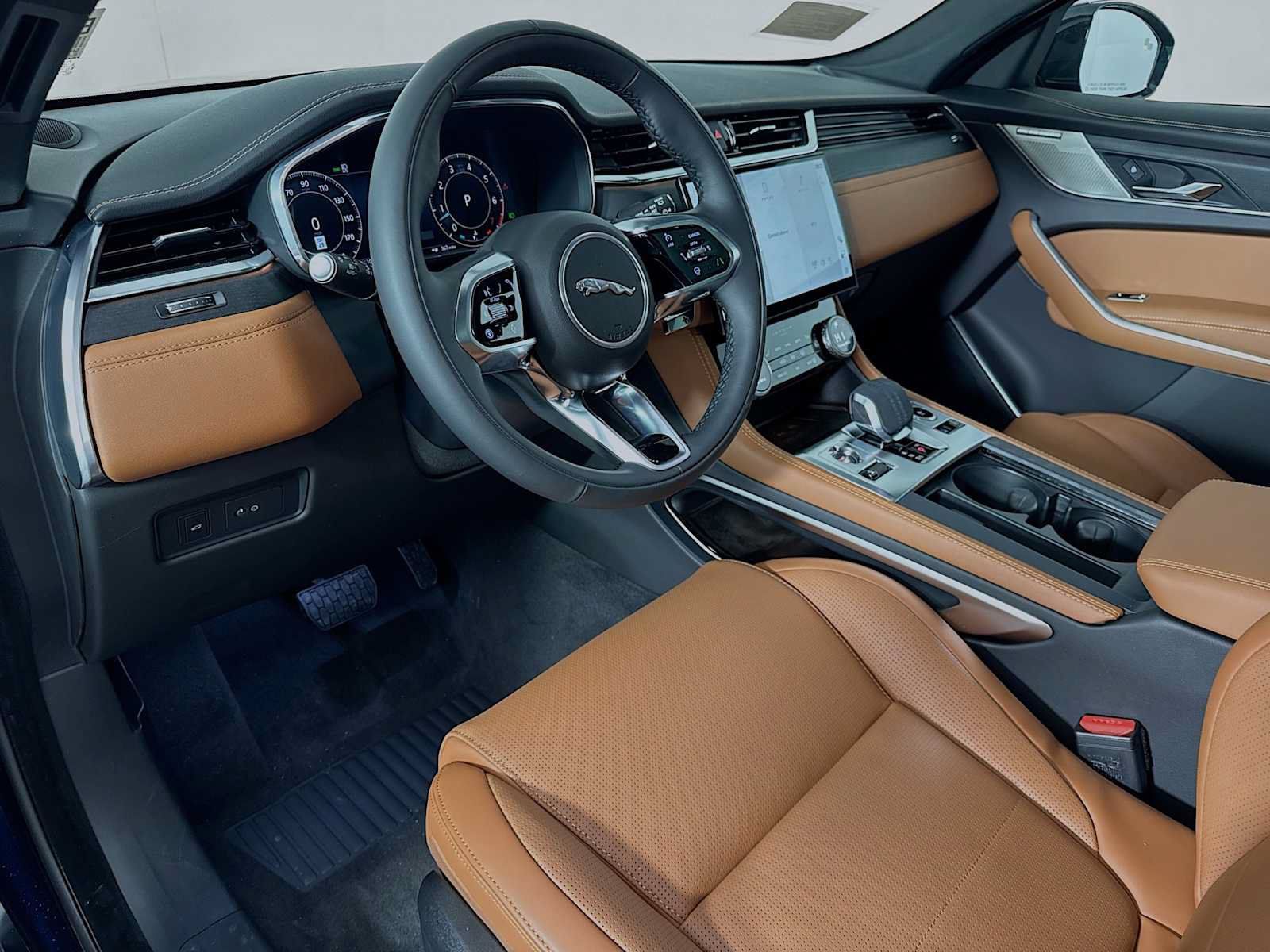 New 2025 Jaguar F-PACE R-Dynamic S AWD/4WD image 9