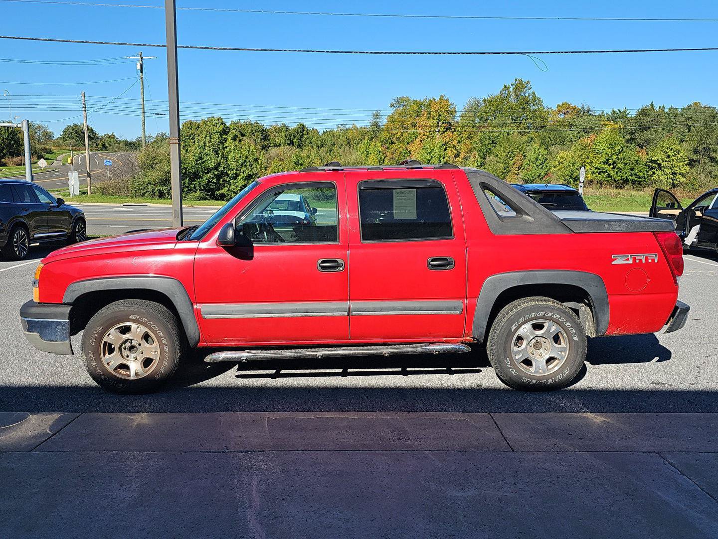 Used 2004 Chevrolet Avalanche Z66 w/ Preferred Equipment Group RWD image 4