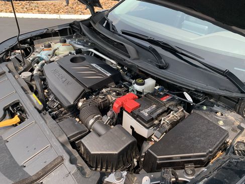 Used 2023 Nissan Rogue SV image 36