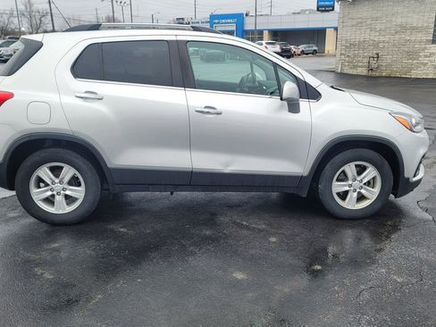 Used 2024 Chevrolet Trax LS w/ LS Convenience Package image 8