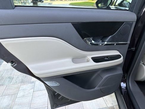 Used 2023 Lincoln Corsair FWD image 13