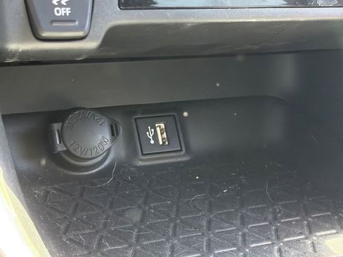 Used 2024 Toyota RAV4 LE AWD/4WD image 10