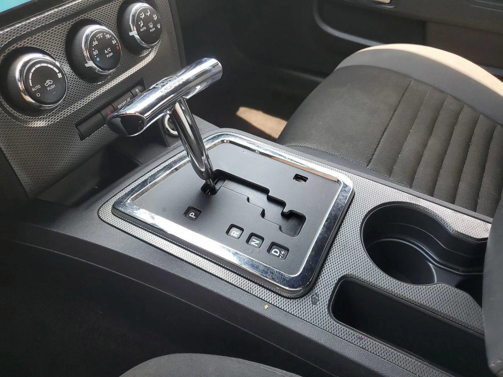 Used 2014 Dodge Challenger R/T RWD image 24