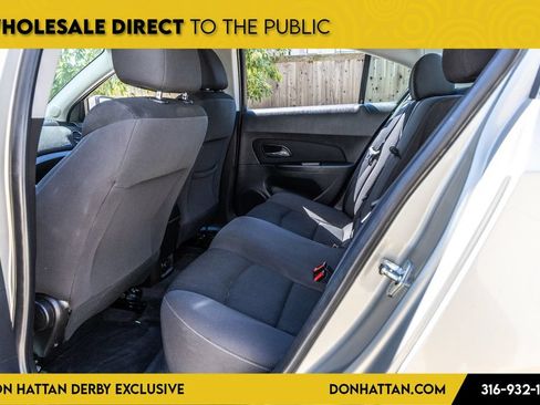 Used 2016 Chevrolet Cruze LT FWD image 17