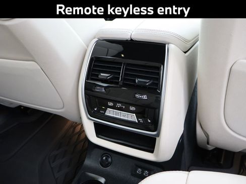 Used 2023 BMW X7 xDrive40i w/ M Sport Package image 16