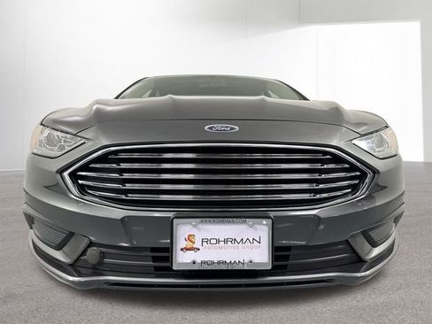 Used 2017 Ford Fusion SE image 24