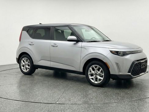 Used 2025 Kia Soul LX w/ LX Technology Package image 1