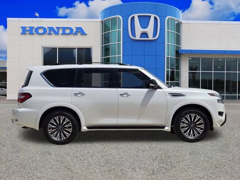 Used 2024 Nissan Armada SL w/ Midnight Edition Package RWD image 2