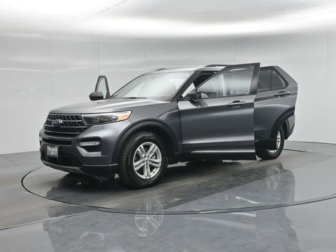 Certified 2021 Ford Explorer XLT image 32