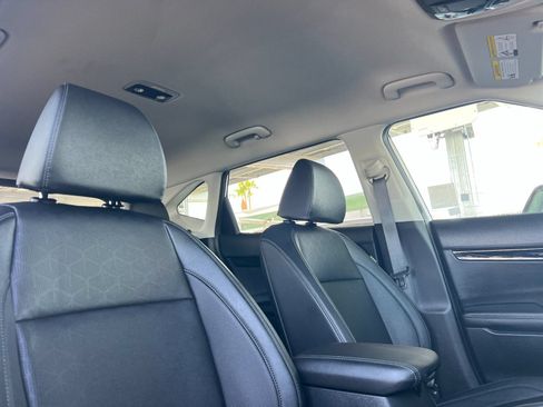 Certified 2025 Kia Seltos EX FWD image 16