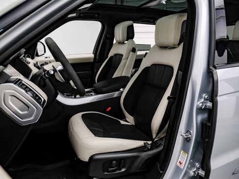 Used 2021 Land Rover Range Rover Sport HST image 36