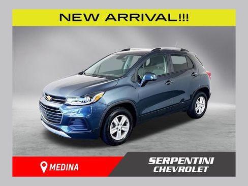 Used 2021 Chevrolet Trax LT w/ Premium Seat Package AWD/4WD image 1