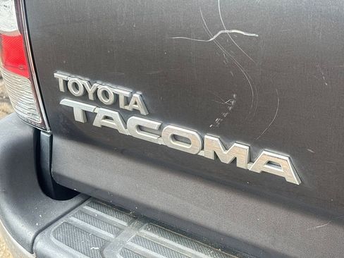 Used 2014 Toyota Tacoma PreRunner w/ SR5 Package image 27
