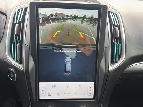 Used 2022 Ford Edge Titanium w/ Equipment Group 301A AWD/4WD image 23
