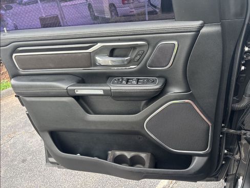Used 2021 RAM 1500 Laramie AWD/4WD image 9