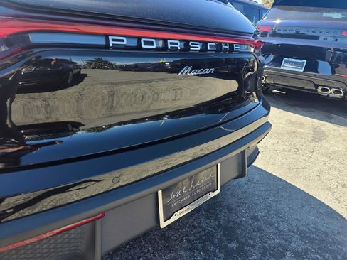 Used 2024 Porsche Macan AWD/4WD image 13