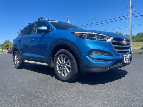 Used 2017 Hyundai Tucson SE AWD/4WD image 1