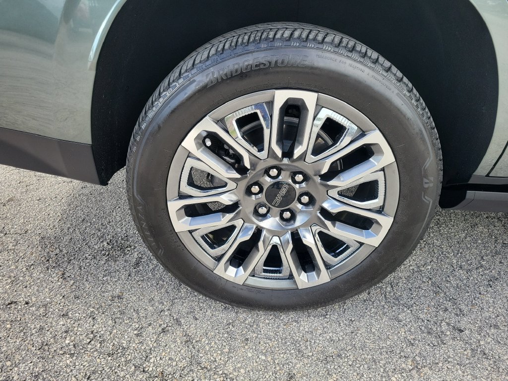 Used 2024 GMC Yukon Denali Ultimate AWD/4WD image 31