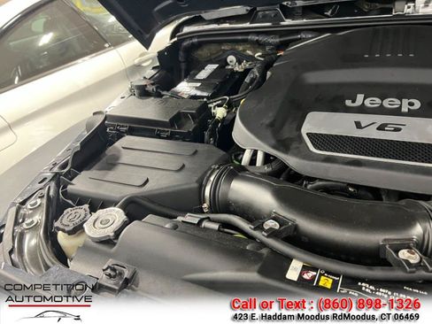Used 2018 Jeep Wrangler Unlimited Sport S AWD/4WD image 26